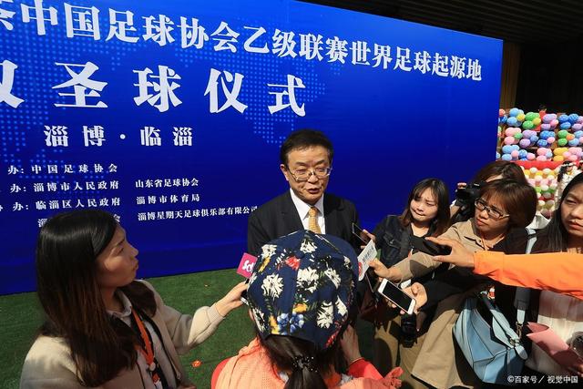 密友:布彭扎沉迷笑气 陷入谵妄 阻止其跳楼未果